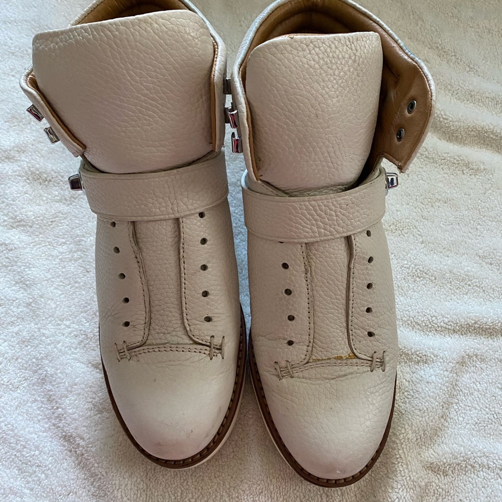 Authentic Coach Urban Hiker